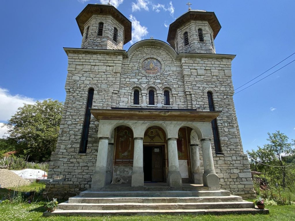 românia biserica marmura