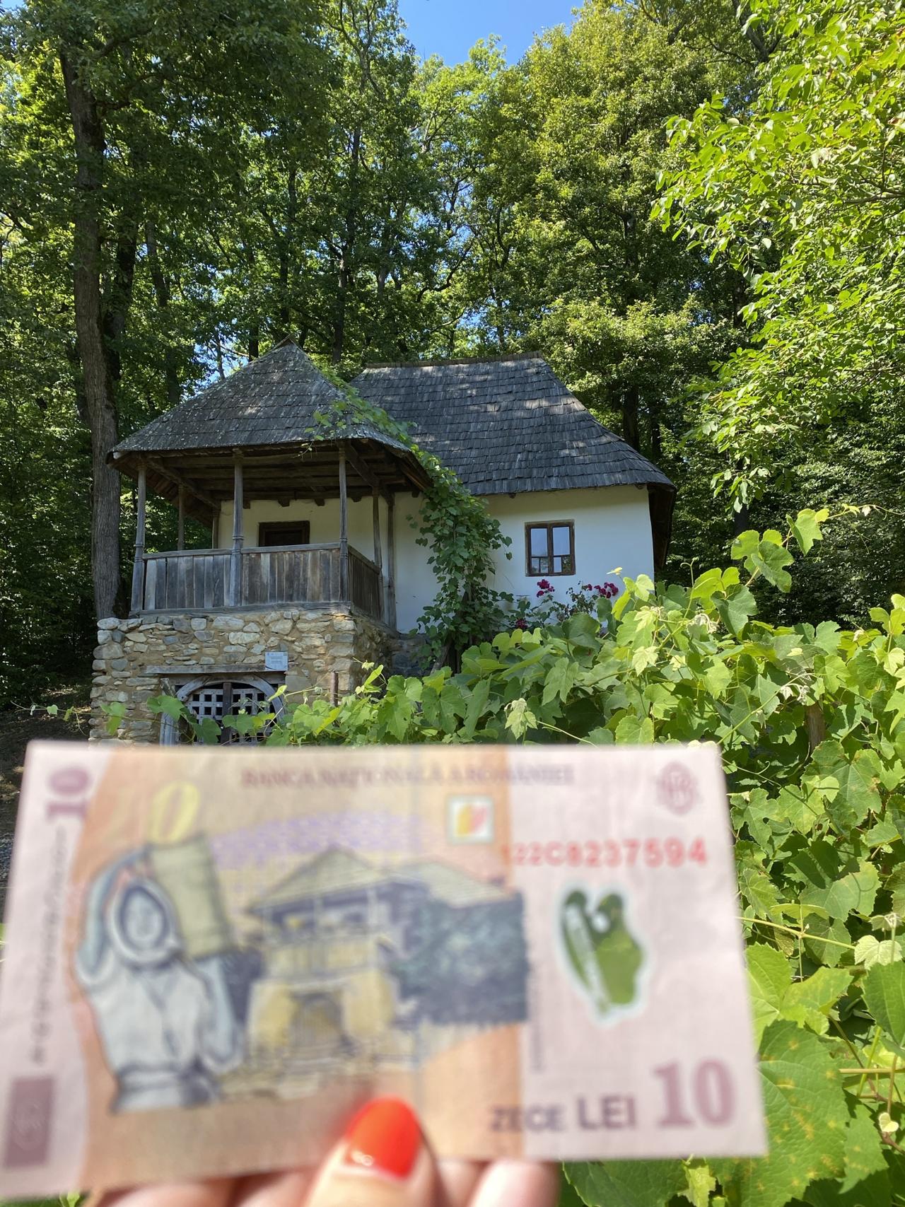 Adevărata casă de pe bancnota de 10 lei, de la Muzeul Astra Sibiu